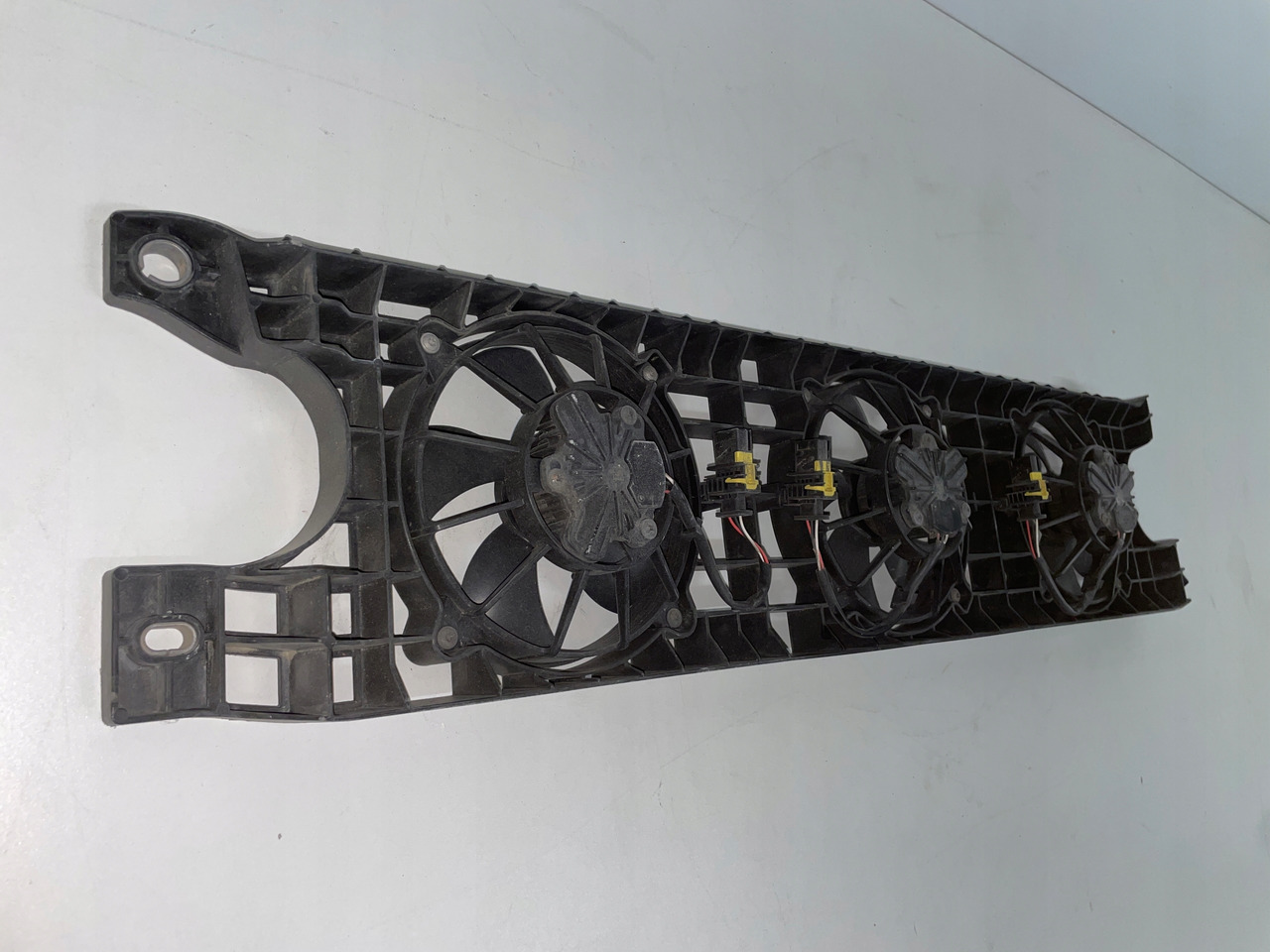 WENTYLATOR CHŁODNICY KLIMATYZACJI MAN TGX TGS 3 TG3 81619306103 - Отопление/ Вентиляция для Грузовиков: фото 2 WENTYLATOR CHŁODNICY KLIMATYZACJI MAN TGX TGS 3 TG3 81619306103 - Отопление/ Вентиляция для Грузовиков: фото 2
