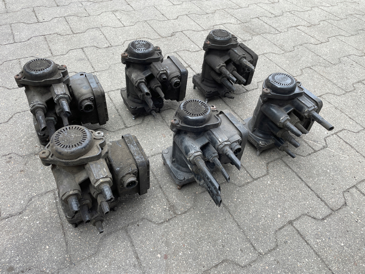 ZAWÓR EUROPA MODULATOR EBS MAN TGA TGS TGX 81523016213 - Тормозной клапан для Грузовиков: фото 4 ZAWÓR EUROPA MODULATOR EBS MAN TGA TGS TGX 81523016213 - Тормозной клапан для Грузовиков: фото 4