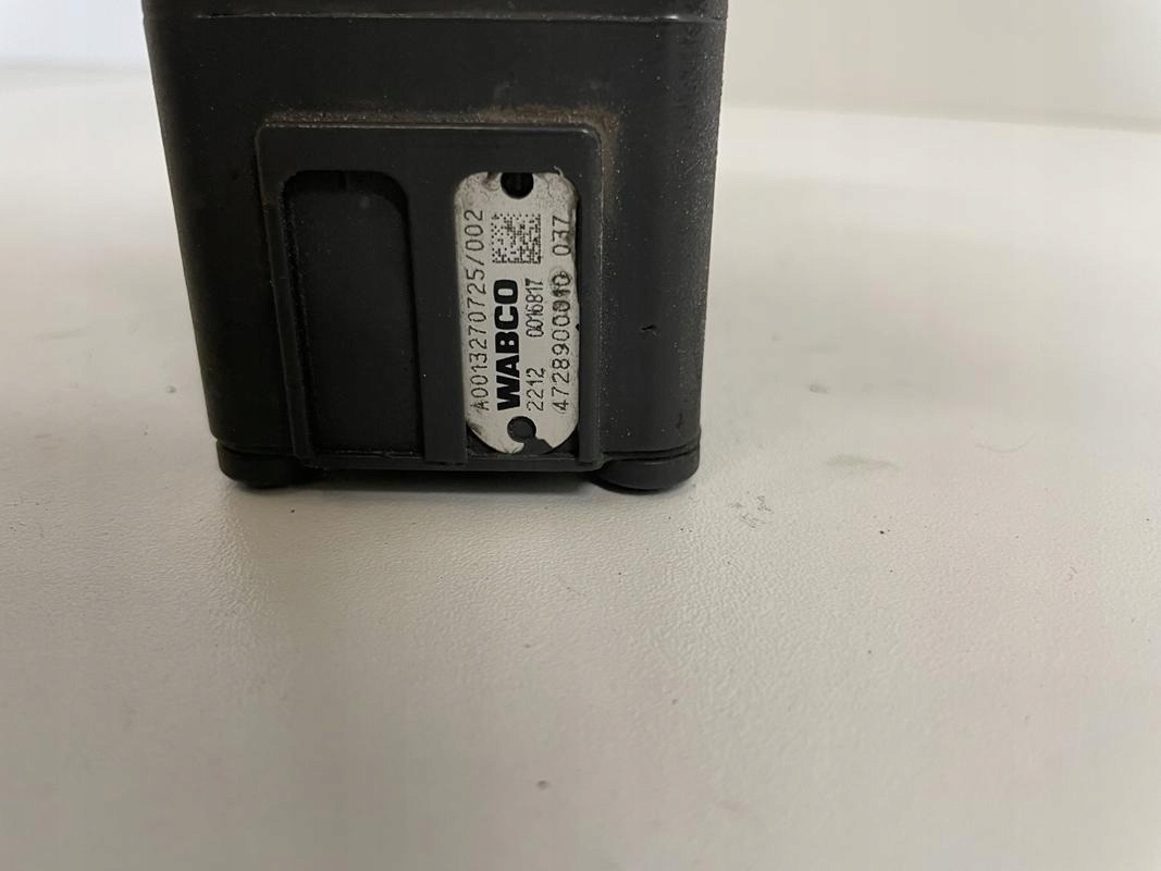 ZAWÓR PODUSZEK MERCEDES ACTROS MP 4 A0013270725 - Тормозной клапан для Грузовиков: фото 2 ZAWÓR PODUSZEK MERCEDES ACTROS MP 4 A0013270725 - Тормозной клапан для Грузовиков: фото 2