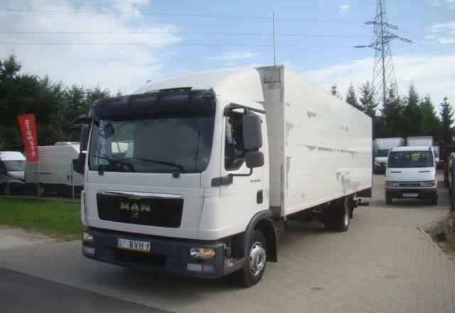 MAN TGL 12-220 8.10M KLIMA WINDA 2000KG - Грузовик с закрытым кузовом: фото 1 MAN TGL 12-220 8.10M KLIMA WINDA 2000KG - Грузовик с закрытым кузовом: фото 1