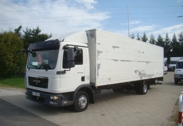 MAN TGL 12-220 8.10M KLIMA WINDA 2000KG - Грузовик с закрытым кузовом: фото 2 MAN TGL 12-220 8.10M KLIMA WINDA 2000KG - Грузовик с закрытым кузовом: фото 2