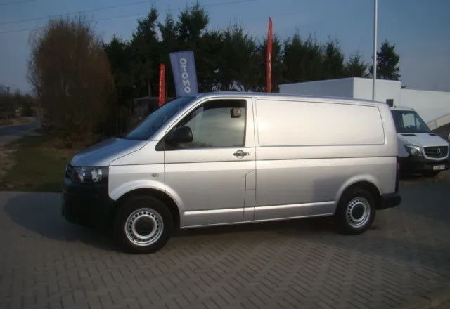 Volkswagen TRANSPORTER T 5 2.0TDI 100%PRZEBIEG - Цельнометаллический фургон: фото 2 Volkswagen TRANSPORTER T 5 2.0TDI 100%PRZEBIEG - Цельнометаллический фургон: фото 2