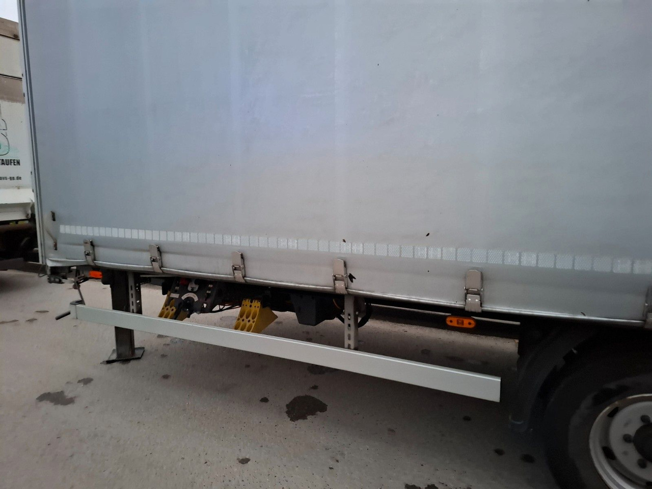 Fliegl TKF 118, Schiebeplane, Durchlader, Luft, - Тентованный прицеп: фото 4 Fliegl TKF 118, Schiebeplane, Durchlader, Luft, - Тентованный прицеп: фото 4