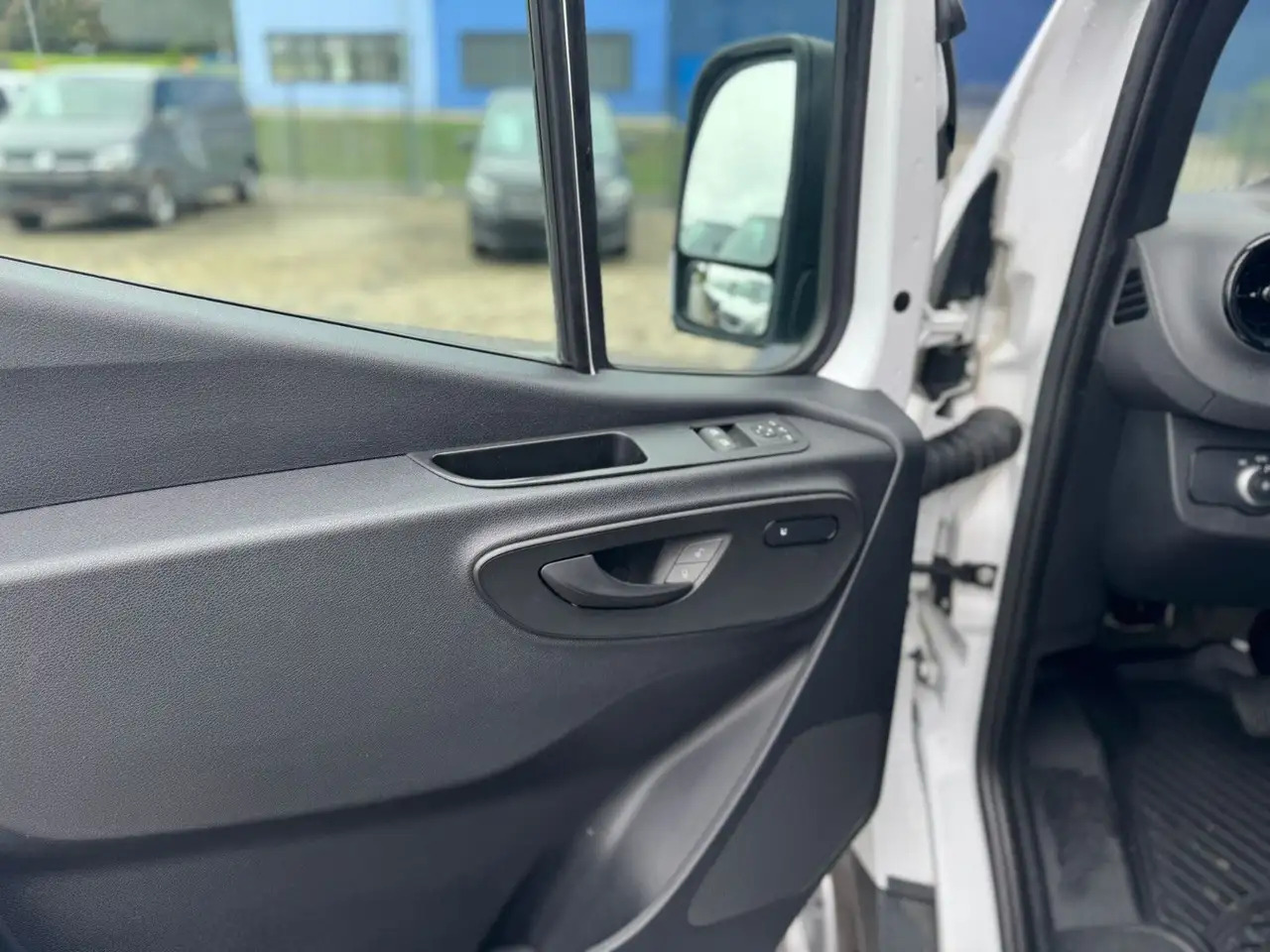 Mercedes-Benz Sprinter 317 CDI Lang Hoch Klima MBUX AHK 2,8t - Цельнометаллический фургон: фото 5 Mercedes-Benz Sprinter 317 CDI Lang Hoch Klima MBUX AHK 2,8t - Цельнометаллический фургон: фото 5