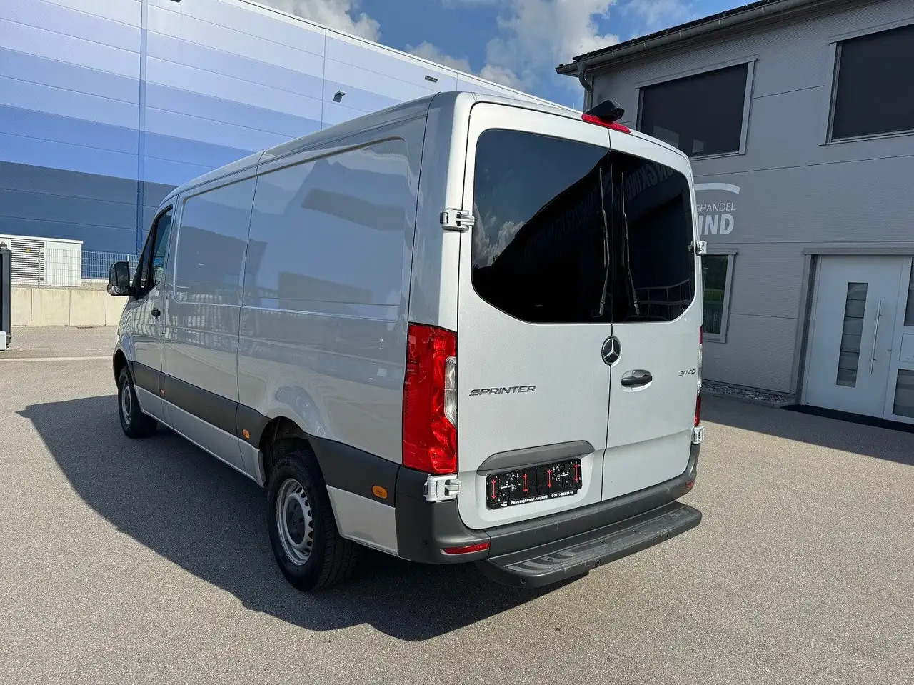 Mercedes-Benz Sprinter 317 CDI Lang Silber MBUX RWD Klima - Цельнометаллический фургон: фото 5 Mercedes-Benz Sprinter 317 CDI Lang Silber MBUX RWD Klima - Цельнометаллический фургон: фото 5