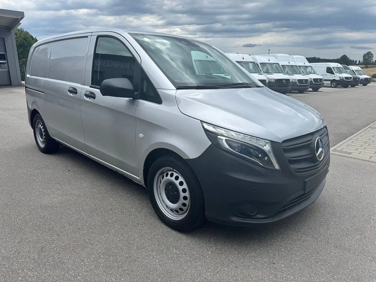 Mercedes-Benz Vito 114 CDI Kompakt Silber Klima Bott - Цельнометаллический фургон: фото 2 Mercedes-Benz Vito 114 CDI Kompakt Silber Klima Bott - Цельнометаллический фургон: фото 2