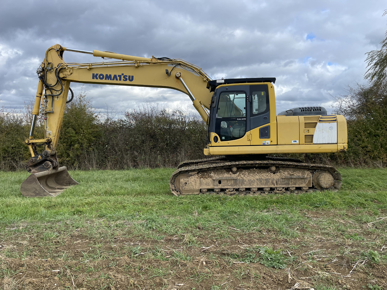 Komatsu PC210LC-8 - Гусеничный экскаватор: фото 1 Komatsu PC210LC-8 - Гусеничный экскаватор: фото 1