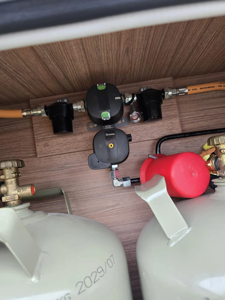 Полуинтегрированный автодом Weinsberg CaraCompact 640 MEG EDITION [PEPPER] Hot Pepper-Paket: фото 13