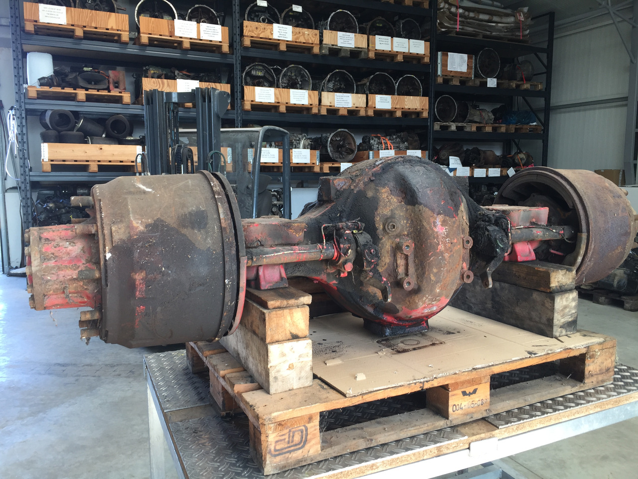 Gebrauchte Hinterachse MAN F2000, 26.422, Typ : HY 110, 13 Tonnen, Artikel - Nr. : 81.99999 - 9999 - Задняя ось для Грузовиков: фото 1 Gebrauchte Hinterachse MAN F2000, 26.422, Typ : HY 110, 13 Tonnen, Artikel - Nr. : 81.99999 - 9999 - Задняя ось для Грузовиков: фото 1