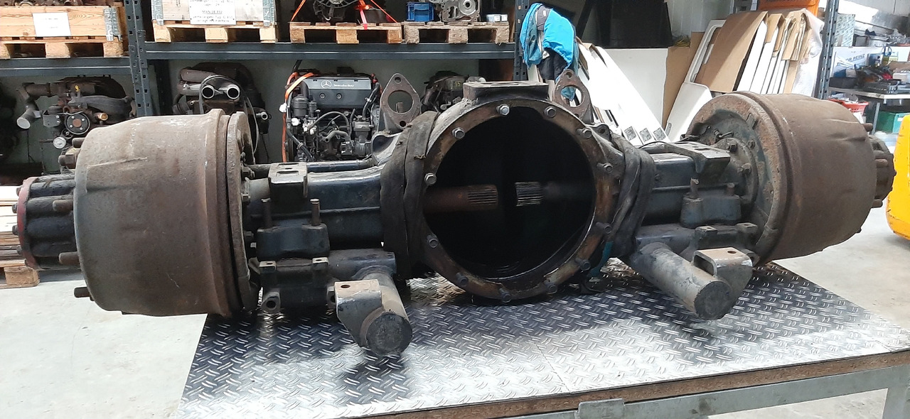 Gebrauchte MAN 18.272 Hypoidachse, HY 11 75 ( Achskörper ), Artikel - Nr. : 81.99999 - 9999 - Задняя ось для Грузовиков: фото 3 Gebrauchte MAN 18.272 Hypoidachse, HY 11 75 ( Achskörper ), Artikel - Nr. : 81.99999 - 9999 - Задняя ось для Грузовиков: фото 3