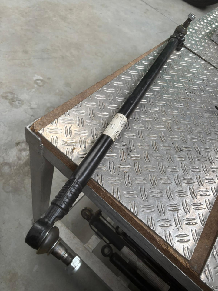 Gebrauchte MAN TGL 8.180 Spurstange / Lenkstange, Artikel - Nr. : 81.46610 - 6820 - Поперечная рулевая тяга для Грузовиков: фото 1 Gebrauchte MAN TGL 8.180 Spurstange / Lenkstange, Artikel - Nr. : 81.46610 - 6820 - Поперечная рулевая тяга для Грузовиков: фото 1