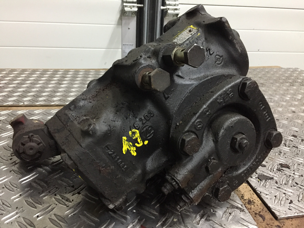 Gebrauchtes Lenkgetriebe MAN F 8, 291, Artikel - Nr.: 81.9999 - 9999 - Рулевой механизм для Грузовиков: фото 4 Gebrauchtes Lenkgetriebe MAN F 8, 291, Artikel - Nr.: 81.9999 - 9999 - Рулевой механизм для Грузовиков: фото 4