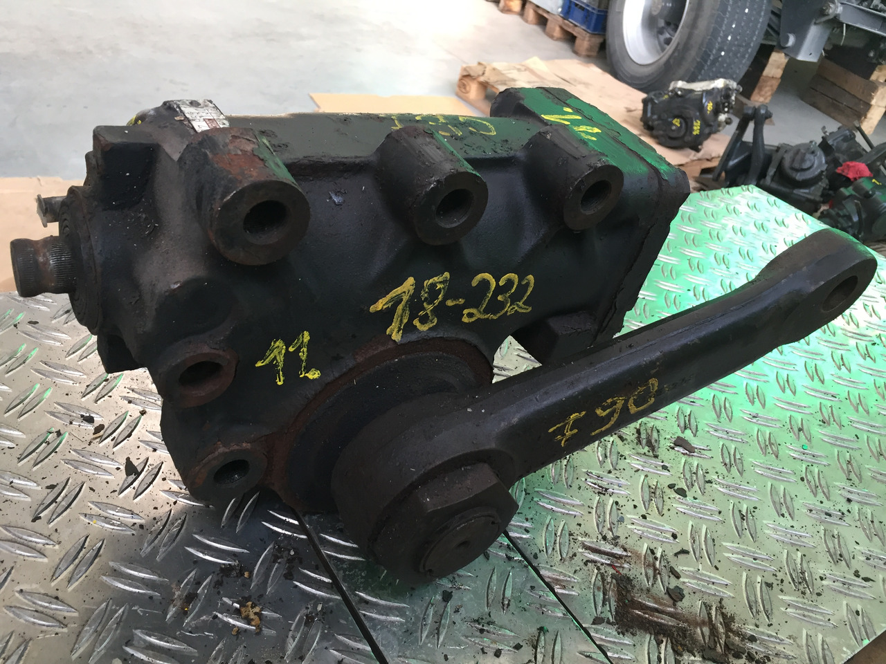 Gebrauchtes Lenkgetriebe MAN F 90, 18.232, Artikel - Nr.: 81.9999 - 9999 - Рулевой механизм для Грузовиков: фото 3 Gebrauchtes Lenkgetriebe MAN F 90, 18.232, Artikel - Nr.: 81.9999 - 9999 - Рулевой механизм для Грузовиков: фото 3