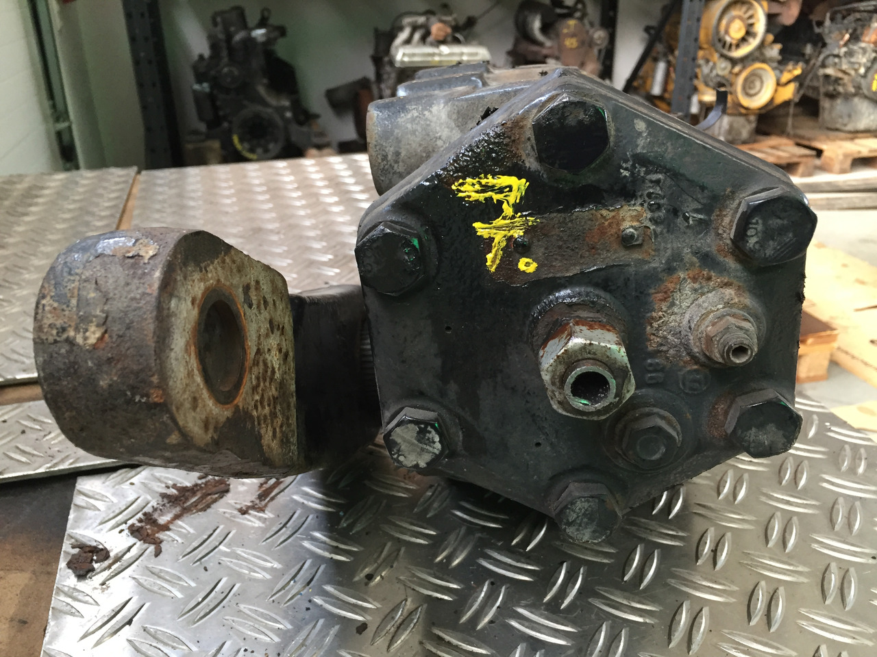 Gebrauchtes Lenkgetriebe MAN TGA 26.480, Artikel - Nr.: 81.46200-6425 - Рулевой механизм для Грузовиков: фото 5 Gebrauchtes Lenkgetriebe MAN TGA 26.480, Artikel - Nr.: 81.46200-6425 - Рулевой механизм для Грузовиков: фото 5