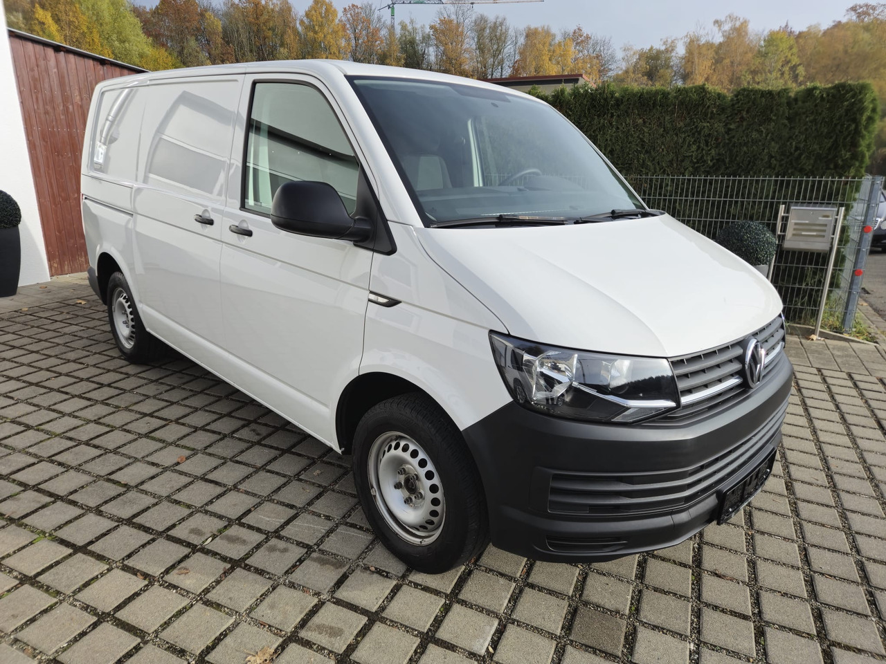 VOLKSWAGEN T6 Transporter Kasten-Kombi/AHK - Цельнометаллический фургон: фото 2 VOLKSWAGEN T6 Transporter Kasten-Kombi/AHK - Цельнометаллический фургон: фото 2