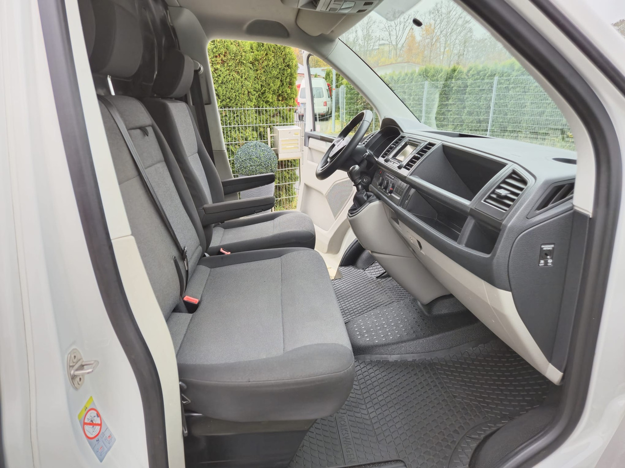 VOLKSWAGEN T6 Transporter Klima/PDC/AHK/Standheiz. - Цельнометаллический фургон: фото 1 VOLKSWAGEN T6 Transporter Klima/PDC/AHK/Standheiz. - Цельнометаллический фургон: фото 1