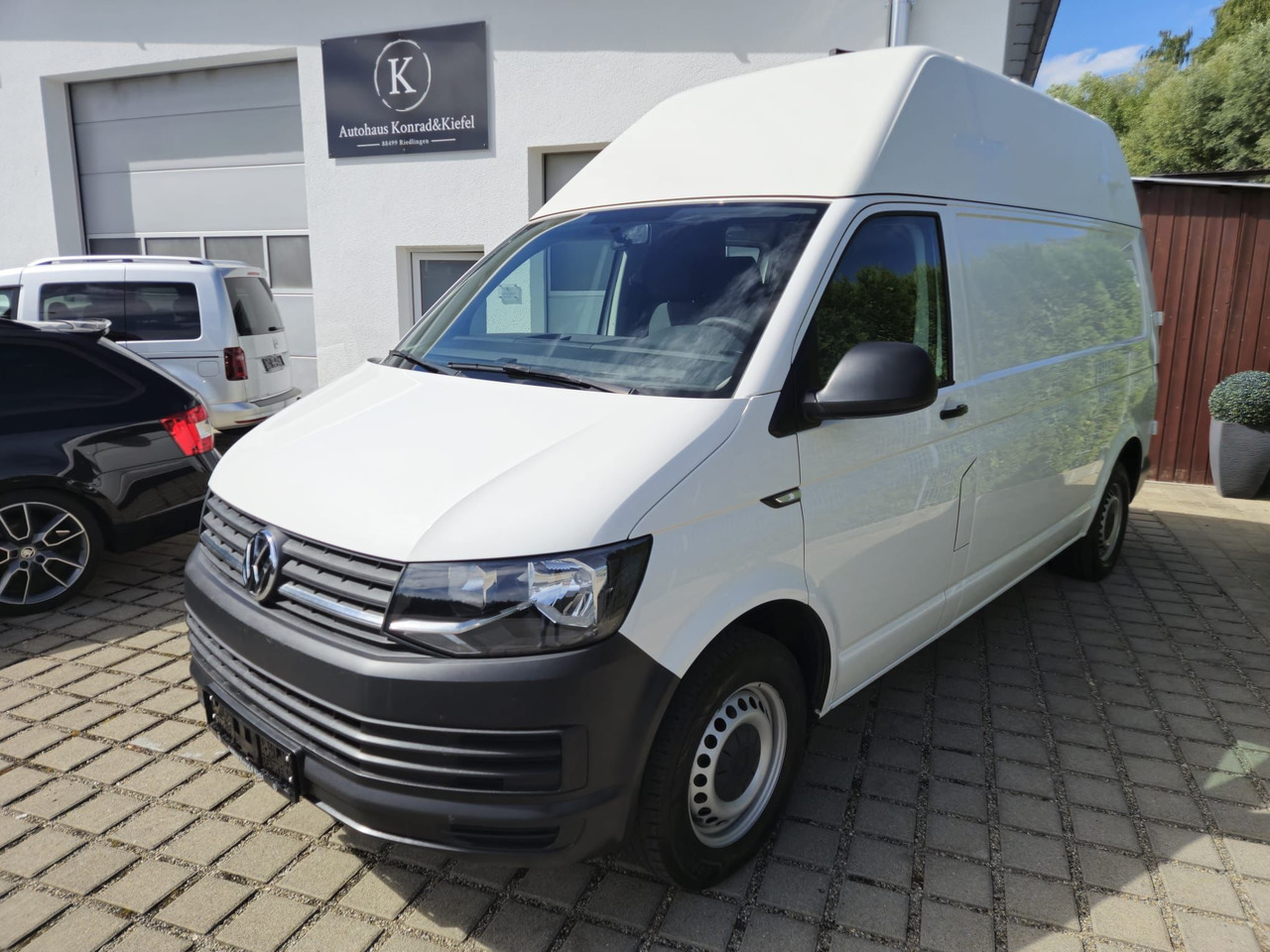Volkswagen T6 Transporter Benzin Hochdach LR Standheizung - Легковой фургон: фото 1 Volkswagen T6 Transporter Benzin Hochdach LR Standheizung - Легковой фургон: фото 1