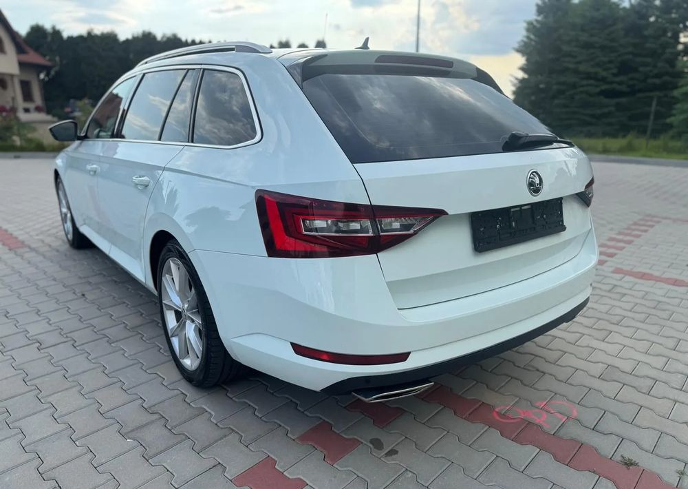 Универсал Skoda Superb 2.0 TSI 4x4 Sportline DSG: фото 6 Универсал Skoda Superb 2.0 TSI 4x4 Sportline DSG: фото 6