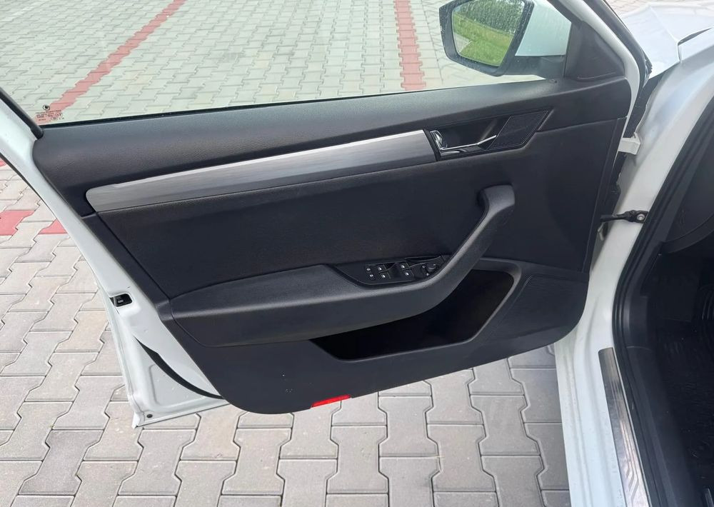 Универсал Skoda Superb 2.0 TSI 4x4 Sportline DSG: фото 12 Универсал Skoda Superb 2.0 TSI 4x4 Sportline DSG: фото 12