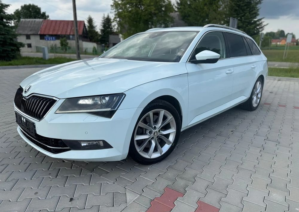 Skoda Superb 2.0 TSI 4x4 Sportline DSG - Универсал: фото 1 Skoda Superb 2.0 TSI 4x4 Sportline DSG - Универсал: фото 1
