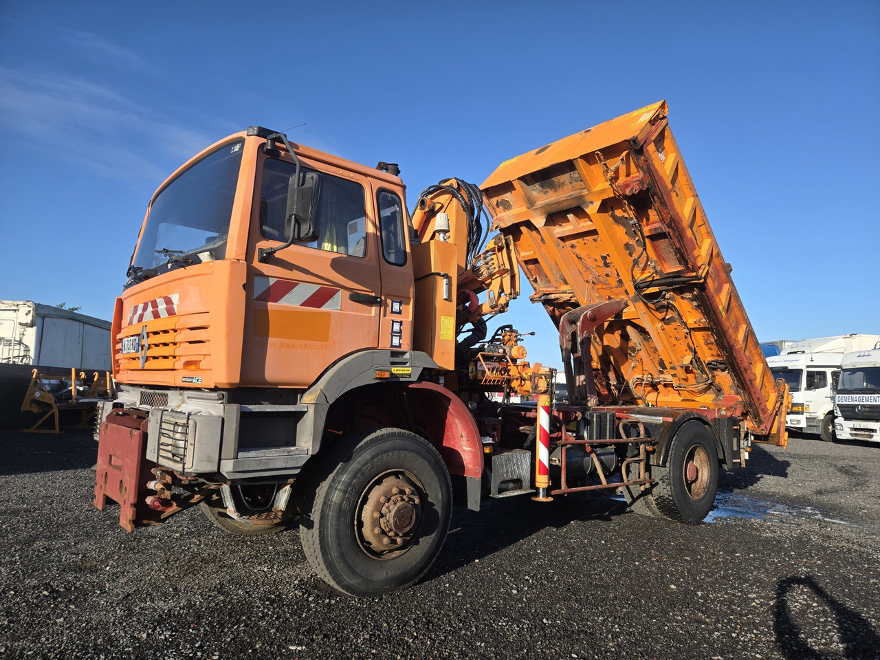 Renault G300 / 4x4 - Самосвал, Автоманипулятор: фото 1 Renault G300 / 4x4 - Самосвал, Автоманипулятор: фото 1