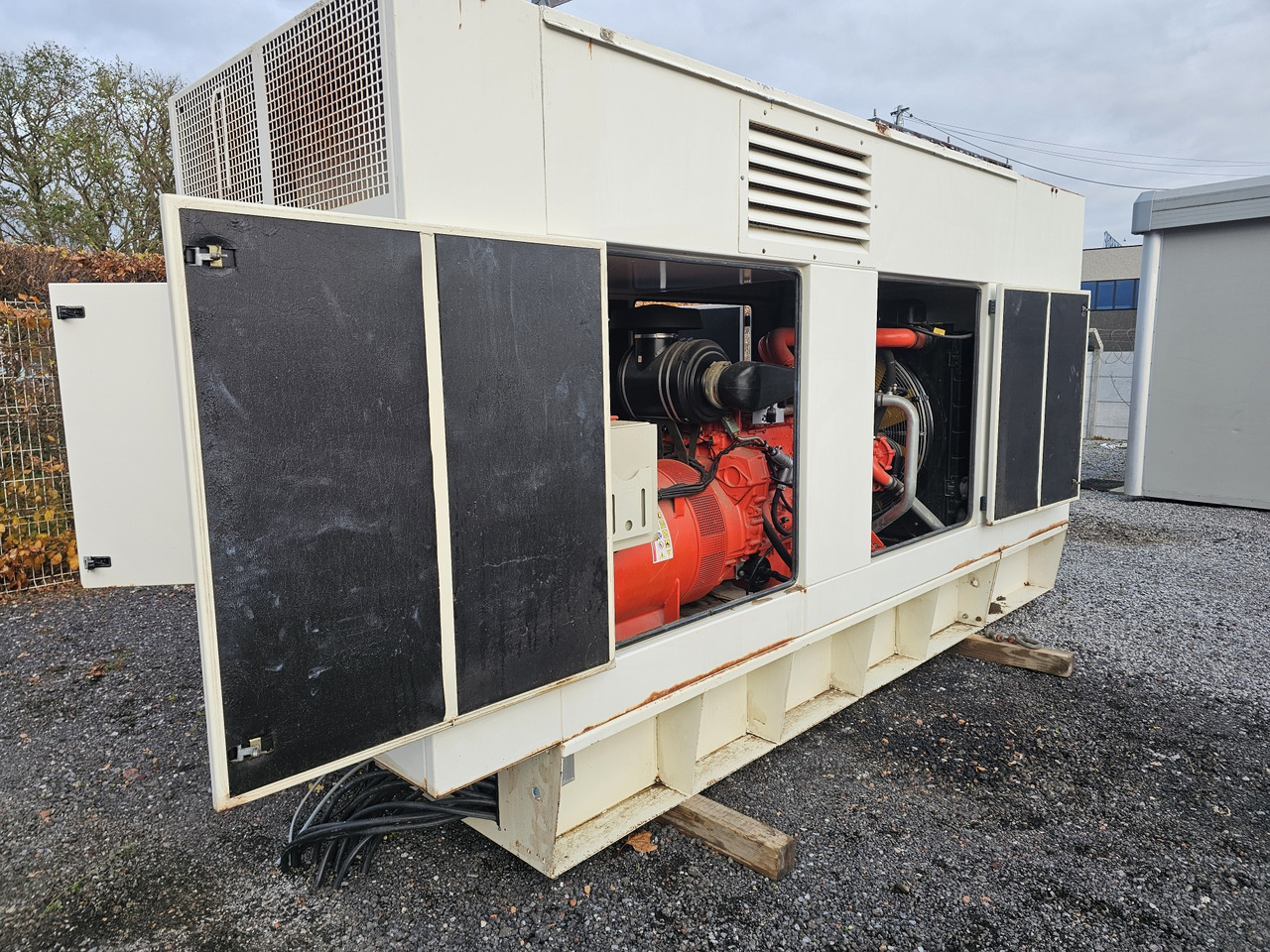 SCANIA 400KVA - Электрогенератор: фото 1 SCANIA 400KVA - Электрогенератор: фото 1