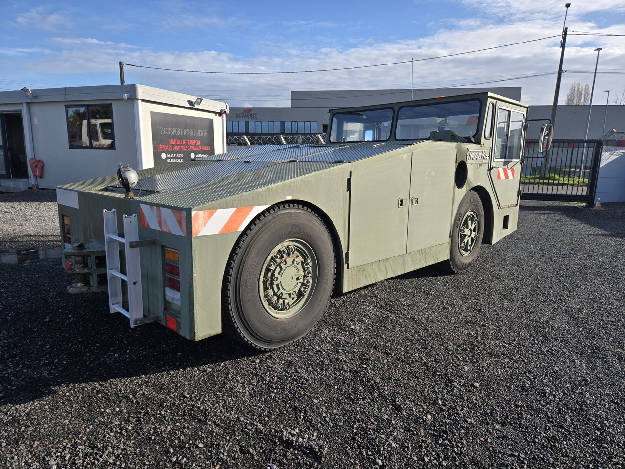 Tracma TD18000 - Аэродромный тягач: фото 4 Tracma TD18000 - Аэродромный тягач: фото 4