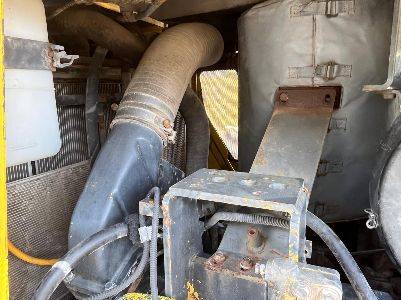 KOMATSU D155-A-6 - Бульдозер: фото 2 KOMATSU D155-A-6 - Бульдозер: фото 2