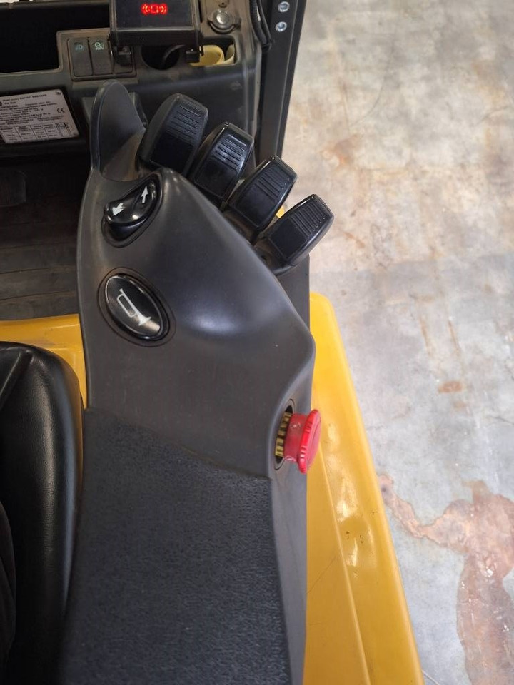 Yale ERP15VT - Электропогрузчик: фото 5 Yale ERP15VT - Электропогрузчик: фото 5