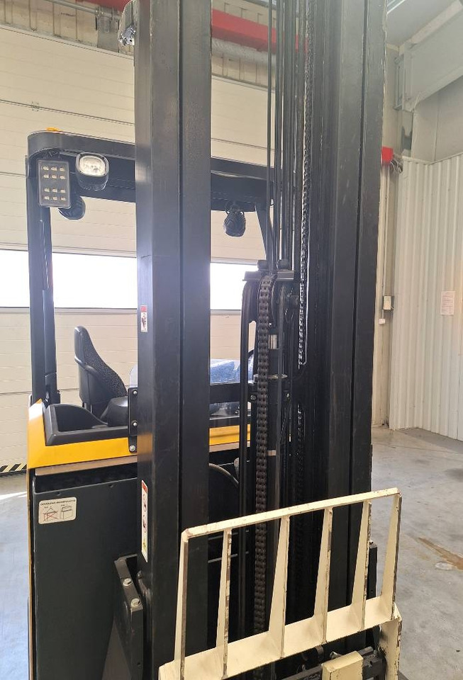 Yale MR 14 - Ричтрак: фото 4 Yale MR 14 - Ричтрак: фото 4