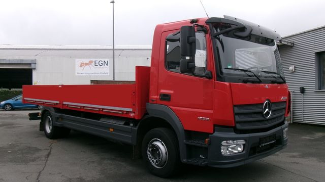 Mercedes-Benz 1223L Atego Euro 6, 6,50m Pritsche, TÜV:06/2026 - Грузовик бортовой/ Платформа: фото 2 Mercedes-Benz 1223L Atego Euro 6, 6,50m Pritsche, TÜV:06/2026 - Грузовик бортовой/ Платформа: фото 2