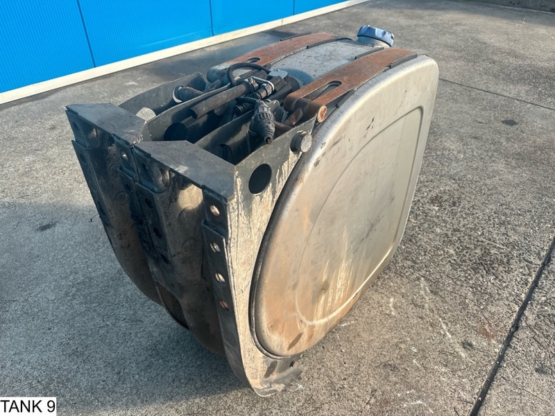 Universeel AdBlue Tank - Топливный бак: фото 2 Universeel AdBlue Tank - Топливный бак: фото 2