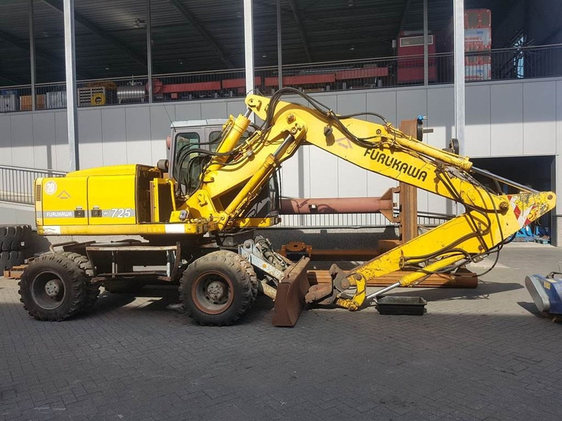 Furukawa W 725 LS (For parts) - Колёсный экскаватор: фото 1 Furukawa W 725 LS (For parts) - Колёсный экскаватор: фото 1
