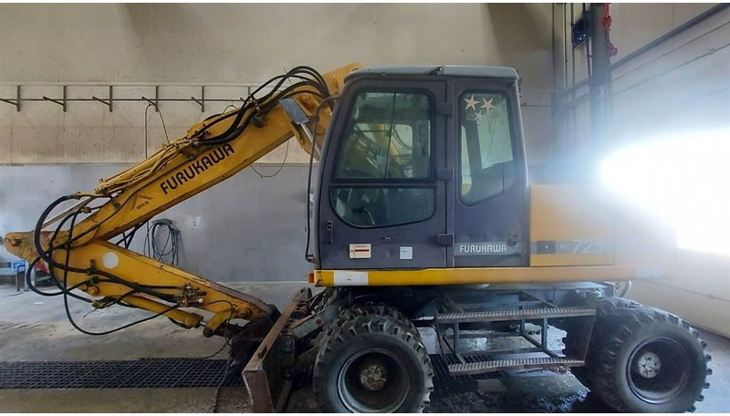 Furukawa W 725 LS (For parts) - Колёсный экскаватор: фото 4 Furukawa W 725 LS (For parts) - Колёсный экскаватор: фото 4