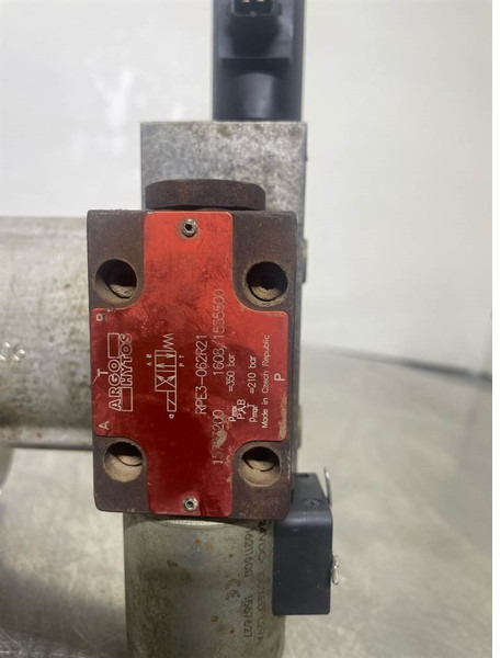 Гидравлика для Строительной техники Hyundai HL757-7A-11LD-30700 / VAD0511111-Fan motor: фото 7