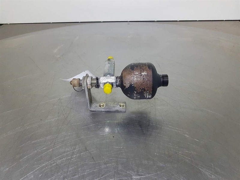 JCB 426E AGRI HT-Hydac SBO100-0,24E1/663U-Accumulator - Гидравлика для Строительной техники: фото 1 JCB 426E AGRI HT-Hydac SBO100-0,24E1/663U-Accumulator - Гидравлика для Строительной техники: фото 1