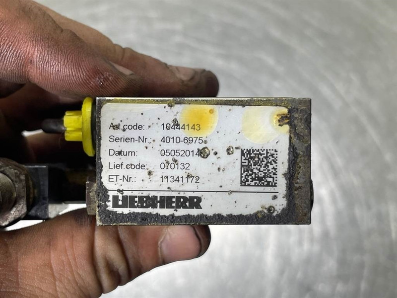 Liebherr L524-10444143 / 11341172-Lubricating system - Рама/ Шасси для Строительной техники: фото 5 Liebherr L524-10444143 / 11341172-Lubricating system - Рама/ Шасси для Строительной техники: фото 5