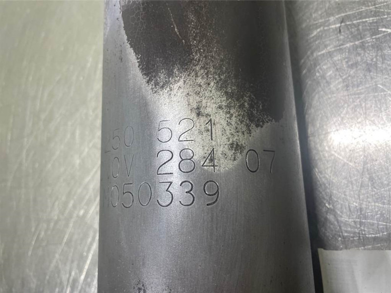 Manitou MT523-250521-Exhaust/Auspuff/Uitlaat - Двигатель для Строительной техники: фото 4 Manitou MT523-250521-Exhaust/Auspuff/Uitlaat - Двигатель для Строительной техники: фото 4