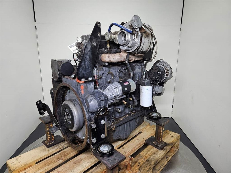 New Holland W110C-FPT F4HFE413J-Engine/Motor - Двигатель для Строительной техники: фото 5 New Holland W110C-FPT F4HFE413J-Engine/Motor - Двигатель для Строительной техники: фото 5