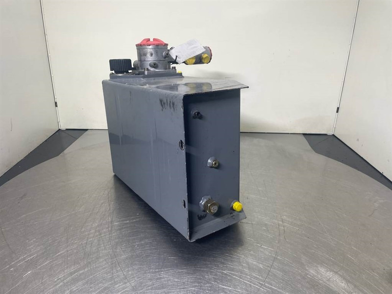 Schaeff SKL834-6452013001-Tank/Behälter/Reservoir - Гидравлика для Строительной техники: фото 4 Schaeff SKL834-6452013001-Tank/Behälter/Reservoir - Гидравлика для Строительной техники: фото 4