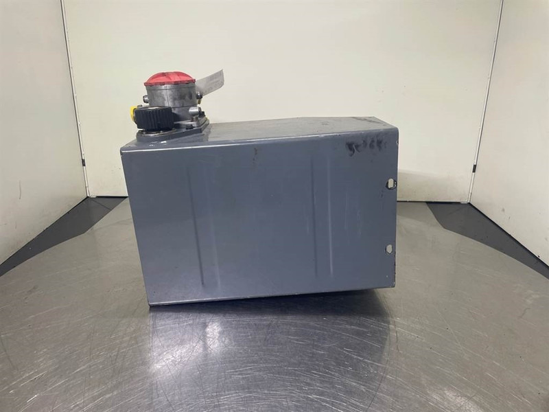 Schaeff SKL834-6452013001-Tank/Behälter/Reservoir - Гидравлика для Строительной техники: фото 3 Schaeff SKL834-6452013001-Tank/Behälter/Reservoir - Гидравлика для Строительной техники: фото 3