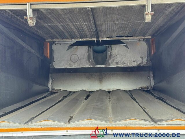 Bucher City Cat 5006 3Besen Sweeper 4 Radlenkung - Подметально-уборочная машина: фото 4 Bucher City Cat 5006 3Besen Sweeper 4 Radlenkung - Подметально-уборочная машина: фото 4
