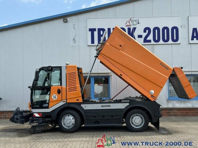 Bucher City Cat 5006 3Besen Sweeper 4 Radlenkung - Подметально-уборочная машина: фото 2 Bucher City Cat 5006 3Besen Sweeper 4 Radlenkung - Подметально-уборочная машина: фото 2