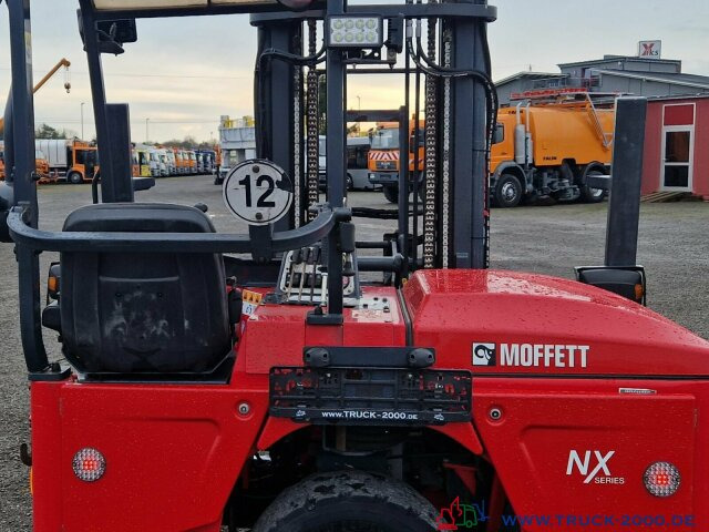 Moffett Mitnahmestapler 4 Wege Allrad NX Typ M 4 25.4 - Мобильный вилочный погрузчик: фото 4 Moffett Mitnahmestapler 4 Wege Allrad NX Typ M 4 25.4 - Мобильный вилочный погрузчик: фото 4
