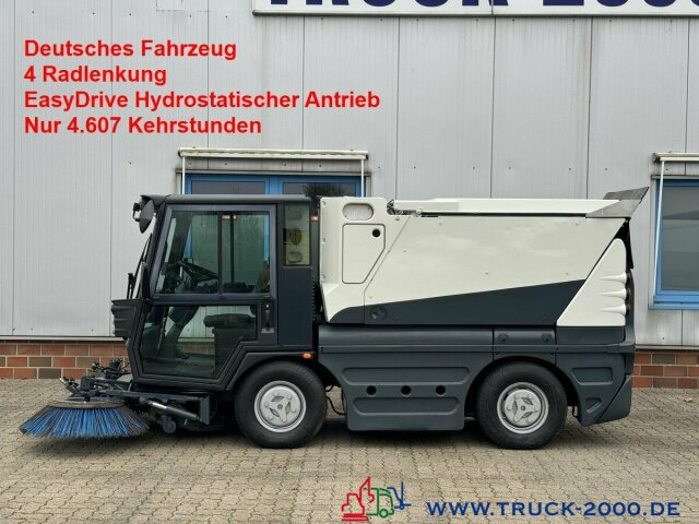 Schmidt Swingo Compact 200 4 Radlenkung Kehren & Sprühen - Подметально-уборочная машина: фото 1 Schmidt Swingo Compact 200 4 Radlenkung Kehren & Sprühen - Подметально-уборочная машина: фото 1