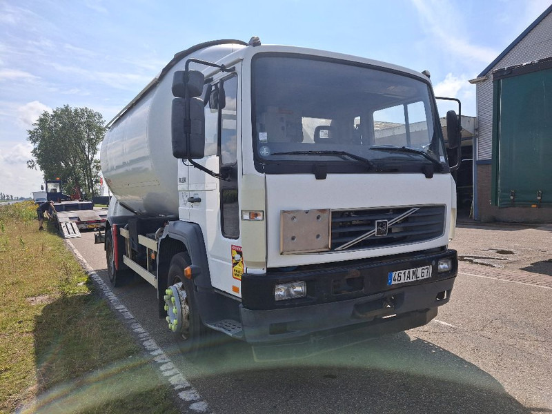 Volvo FL 250 GAS / LPG - Грузовик-цистерна: фото 2 Volvo FL 250 GAS / LPG - Грузовик-цистерна: фото 2
