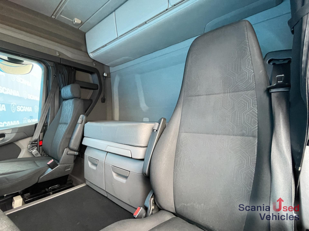 SCANIA R 410 A4x2NA RETARDER ADR FL LED ACC - Тягач: фото 5 SCANIA R 410 A4x2NA RETARDER ADR FL LED ACC - Тягач: фото 5