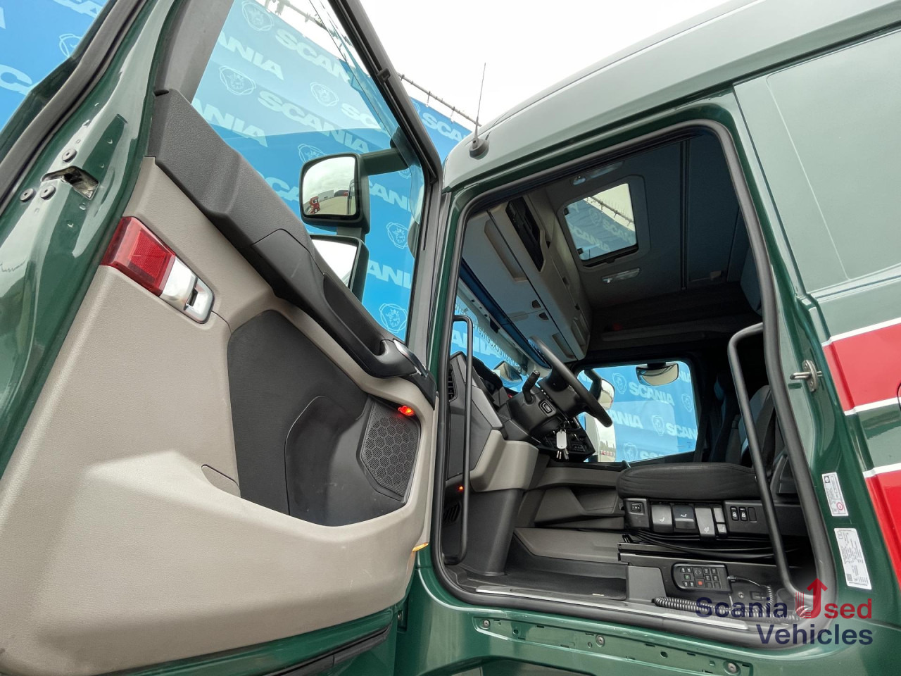 SCANIA R 410 A4x2NA RETARDER ADR FL LED ACC - Тягач: фото 3 SCANIA R 410 A4x2NA RETARDER ADR FL LED ACC - Тягач: фото 3