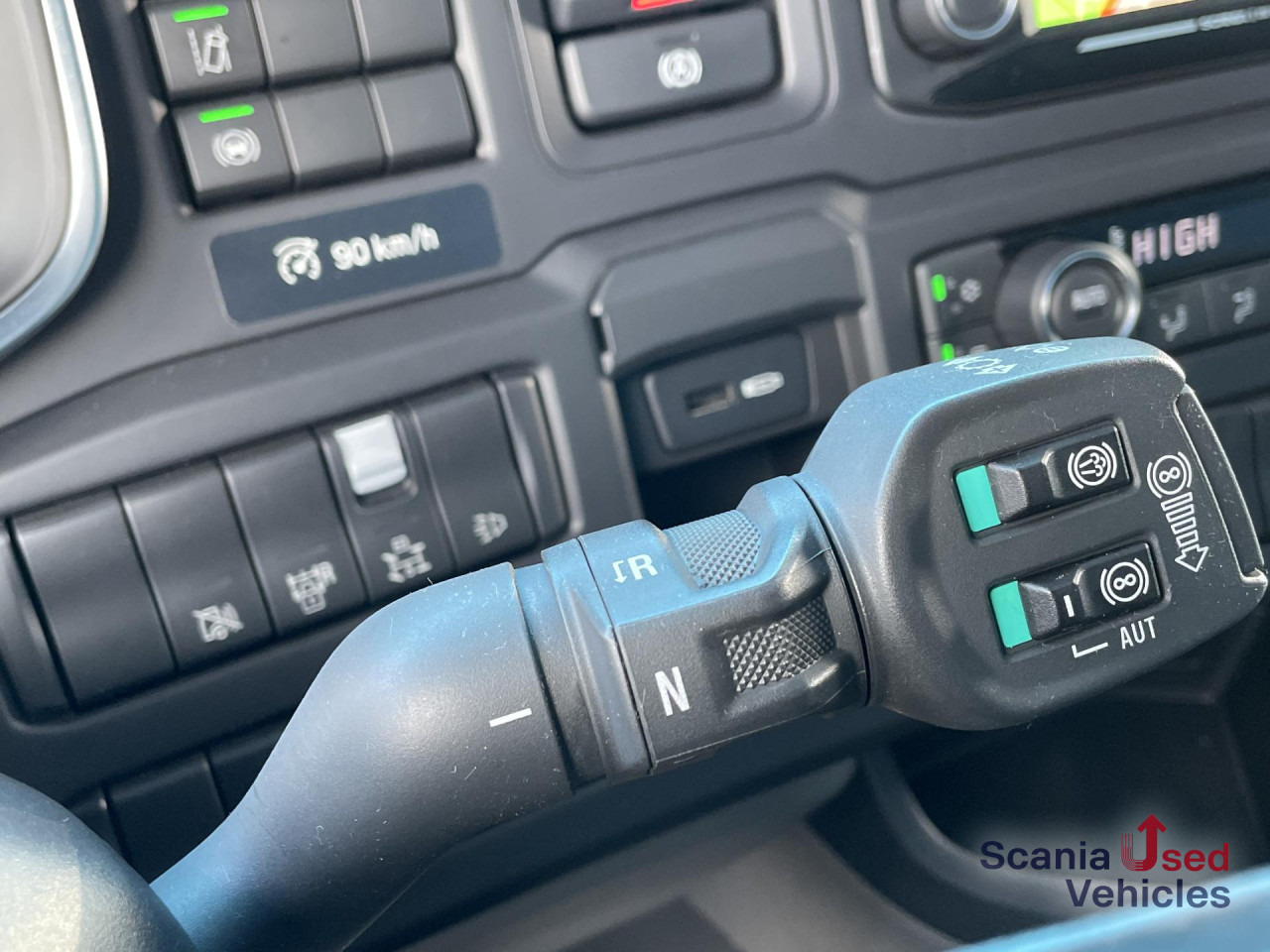 SCANIA R 450 A4x2NB RETARDER DIFF-L FULL AIR LED SMART2 - Тягач: фото 4 SCANIA R 450 A4x2NB RETARDER DIFF-L FULL AIR LED SMART2 - Тягач: фото 4