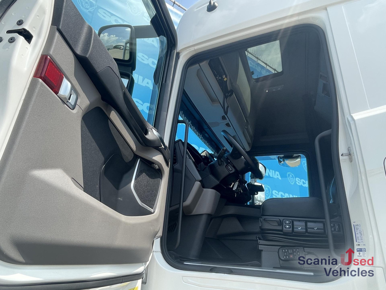 SCANIA S 500 A4x2NB RETARDER DIFF-L PARK AIRCO FULL AIR - Тягач: фото 4 SCANIA S 500 A4x2NB RETARDER DIFF-L PARK AIRCO FULL AIR - Тягач: фото 4